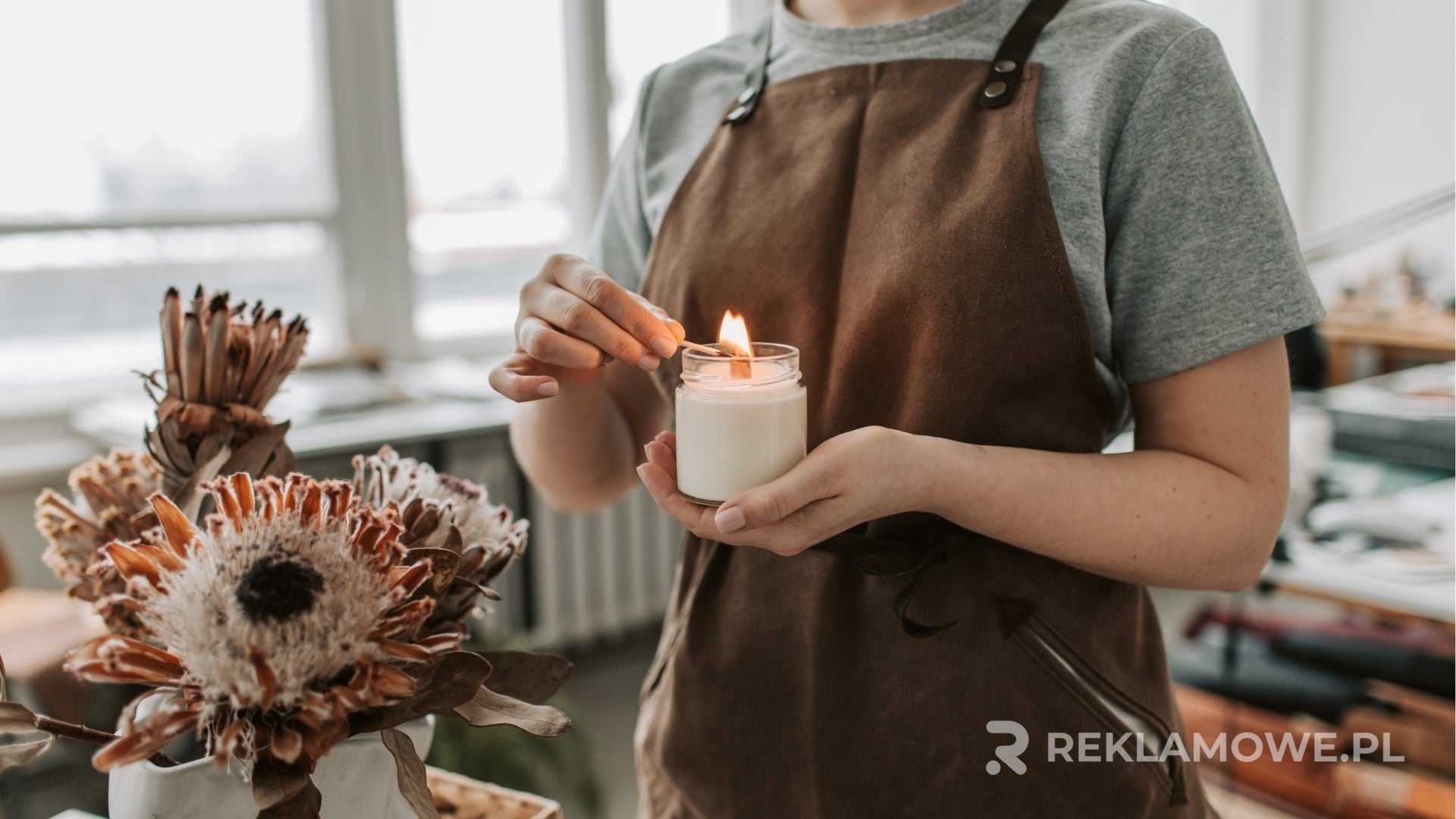 Zróżnicowane materiały do produkcji fartuchów reklamowych