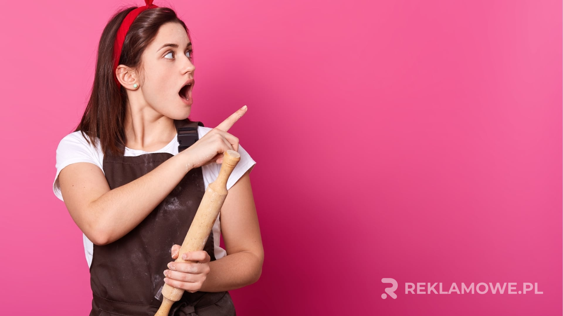 Kampania Reklamowa z Fartuchami Fartuch reklamowy używany podczas kampanii marketingowej